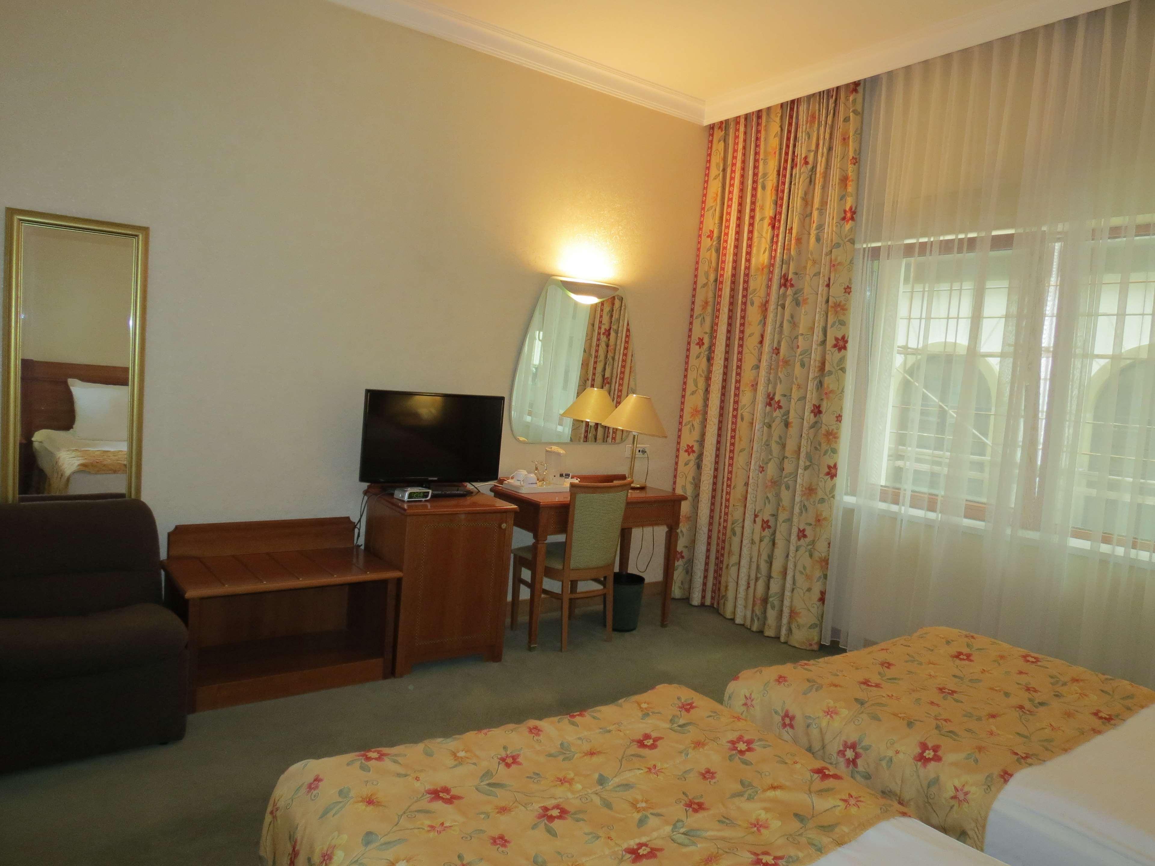 Best Western Hotel Turist Skopje Esterno foto