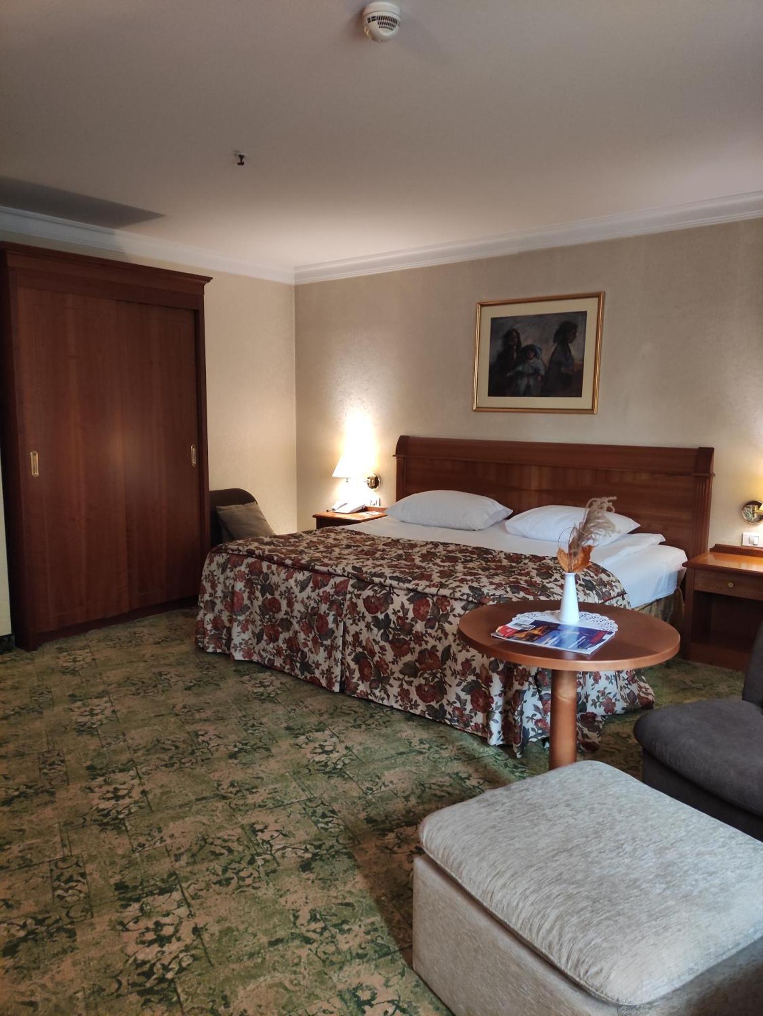 Best Western Hotel Turist Skopje Esterno foto