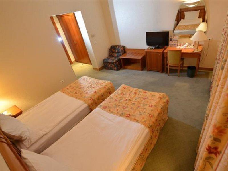 Best Western Hotel Turist Skopje Esterno foto